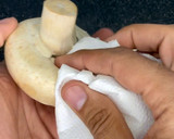Foto del paso 1 de la receta: ⭕️Champiñones rellenos de jamón y queso❌
