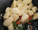 Foto del paso 4 de la receta: Patatas guisadas con longaniza vegana