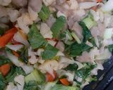 Foto langkah ke 3 dari resep Tumis campursari (kembang kol,wortel,bakso,pokcoy).