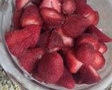 Foto del paso 1 de la receta: Helado de frutilla