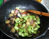 Foto langkah ke 2 dari resep Tumis teri pete simple.