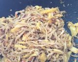 Hình bước làm 1 của món Củ cải mặn xào sả khóm