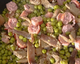 Foto del paso 5 de la receta: Guisantes con setas y chistorra