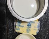 A picture of step 2 of White sauce cheesy pasta.