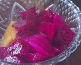 Foto langkah ke 2 dari resep Sop Buah Naga.