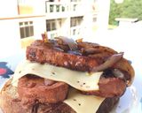 A picture of step 5 of Spam With Onion Black Pepper Sauce Sandwich.