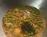 A picture of step 6 of Ghugni or Aloo Matar (no onion garlic).