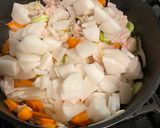 A picture of step 4 of Japanese Tonjiru (Non-halal).