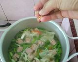 Foto langkah ke 6 dari resep Sayur Sop Bening Sosis.