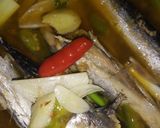 Foto langkah ke 4 dari resep Tumis kuah ikan asin tongkol pedas.