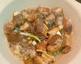 Hình bước làm 2 của món Thịt kho măng