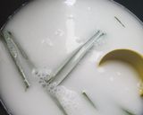 Foto langkah ke 2 dari resep Bubur sumsum super lembut.