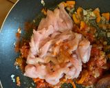 Tejfölös-gombás csirkemell nokedlival recept fázis 3 fotója