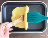 A picture of step 3 of Rolling omelette.