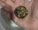 A picture of step 3 of Spinach dates balls.