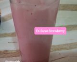 Foto langkah ke 3 dari resep Es Susu Strawberry.