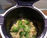 Foto del passaggio 1 della ricetta Conchigliette integrali con broccoli e patate