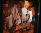 Foto del paso 3 de la receta: Dorada con boniato al horno