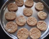 A picture of step 1 of Papdi pizza.