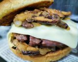 Foto del paso 6 de la receta: Burger ibérica con cremoso de setas shiitake al yakiniku