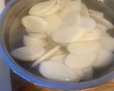 A picture of step 1 of Korean Tteokguk for lunar new year 🐰🇰🇷✨.