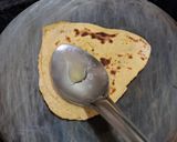 तिकोना बेसन परांठा और आलू टमाटर की चटपटी सब्जी रेसिपी चरण 8 फोटो