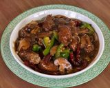 Gambar langkah 8 resipi Tengkuk ayam shitake pedas.