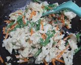 Foto langkah ke 4 dari resep Orak-Arik Sayuran Putih Telur.