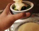 Foto langkah ke 3 dari resep Brocolli cheese fondue.