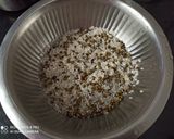 A picture of step 1 of Spinach and green gram rice.