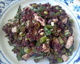 รูปขั้นตอนการทำที่ 4 ของ ข้าวไรซ์เบอร์รี่คลุกผัดกะเพราอกไก่ คลีน