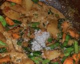 A picture of step 8 of Pot vegetable rice.