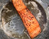 Foto langkah ke 3 dari resep Salmon panggang dabu-dabu.