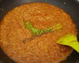 A picture of step 3 of Wajik ketan gula merah (sticky rice snack).