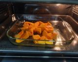 Foto del paso 1 de la receta: Crema de calabaza con sus pipas tostadas