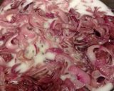 Foto del paso 6 de la receta Salchichas encebolladas (con cebolla morada)