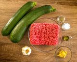 Töltött cukkini sárgaborsó főzelékkel recept fázis 1 fotója
