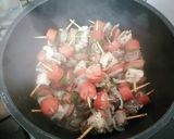 Foto del paso 3 de la receta: Brochetas a la olla