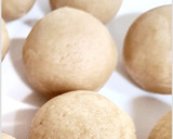 Foto del paso 2 de la receta: Piruletas de vainilla bañadas con chocolate blanco