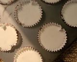 A picture of step 4 of Oreo mini tarts.