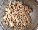 Foto langkah ke 5 dari resep Kacang Mede Krispy.