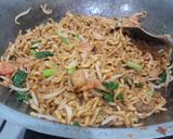 Foto langkah ke 5 dari resep Mee Goreng Mamak khas Malaysia.