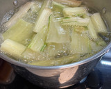 Foto del paso 1 de la receta: Pencas de acelga en escabeche