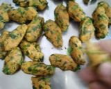 A picture of step 2 of Broad bean with muthiya vegetable.