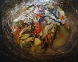 Foto langkah ke 3 dari resep Oseng ikan pindang.