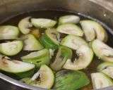 Foto langkah ke 1 dari resep Sayur Bening Daun Kelor.