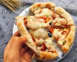 Hình bước làm 5 của món Pizza Xúc Xích Cho em bé 1Y