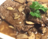 Foto del paso 4 de la receta: Solomillo de Ternera al Pedro Ximénez con champis y Piñones