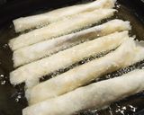 Foto langkah ke 2 dari resep Pisang Susu Selimut Kulit Lumpia.