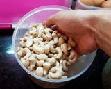 Foto langkah ke 1 dari resep Kacang mede goreng gurih.